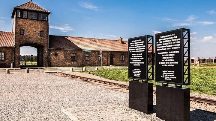 Auschwitz-Birkenau & Salt Mine Day tour