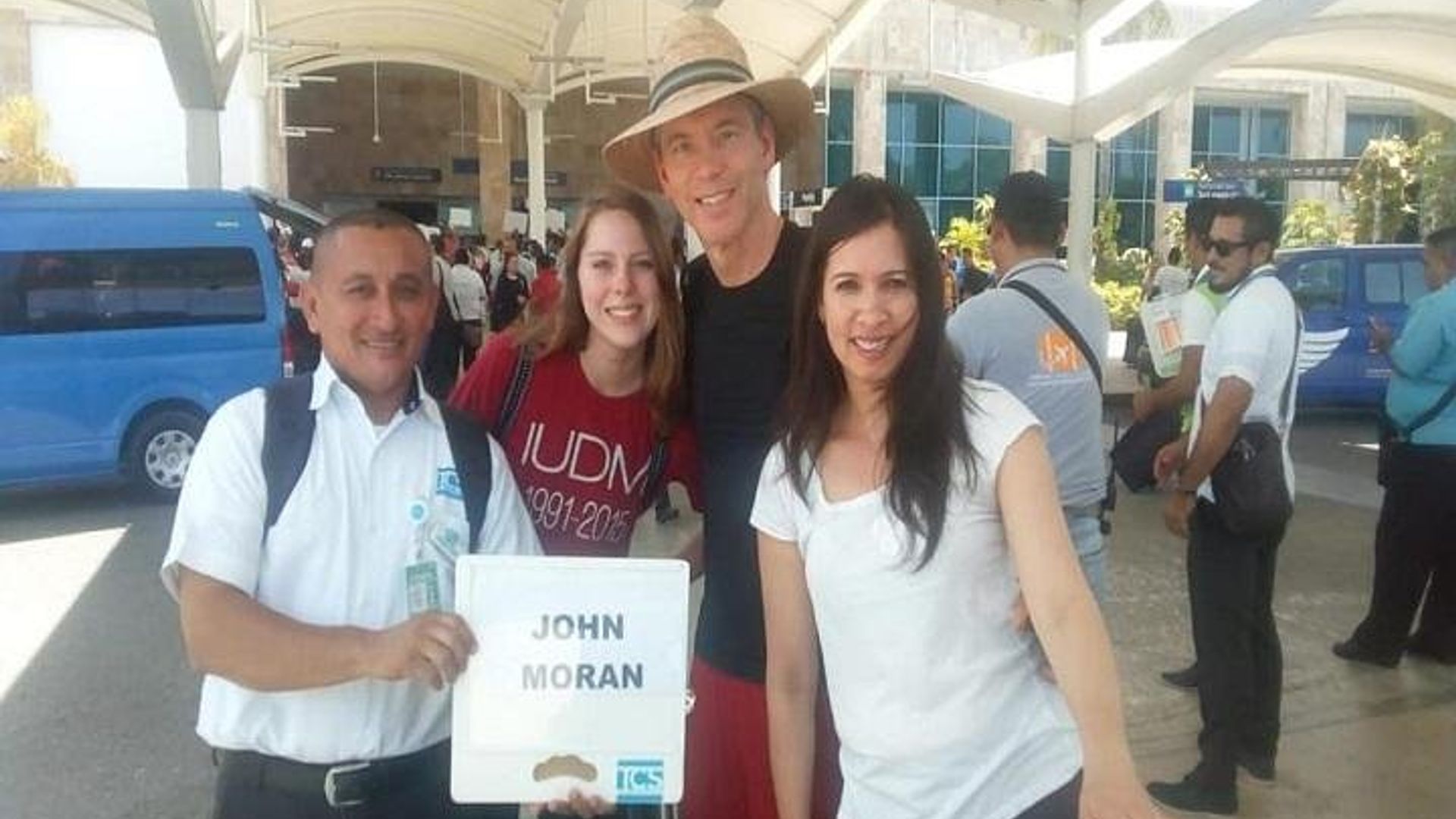 Private one-way airport transfer from Cancun - Akumal. image 3