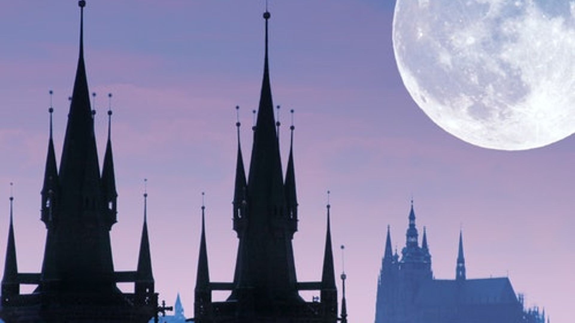 Prague: Ghosts and Legends Guided Tour + Museum Admission