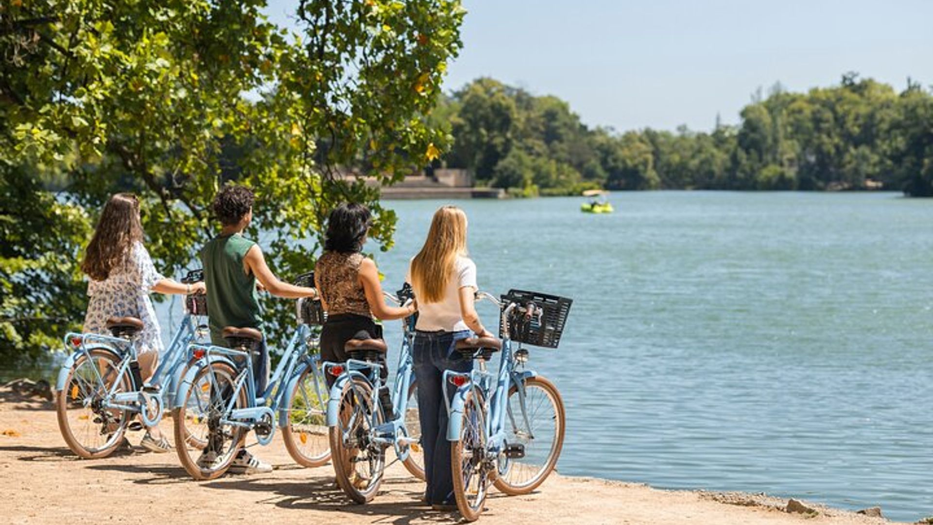 Tour de Bicicleta pela ComhiC - 2h Rumo ao Parque Tête d'Or
