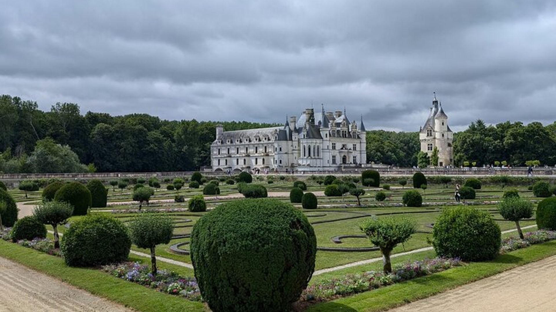 Loiretal Schlösser Private Tour von Paris mit dem Minivan