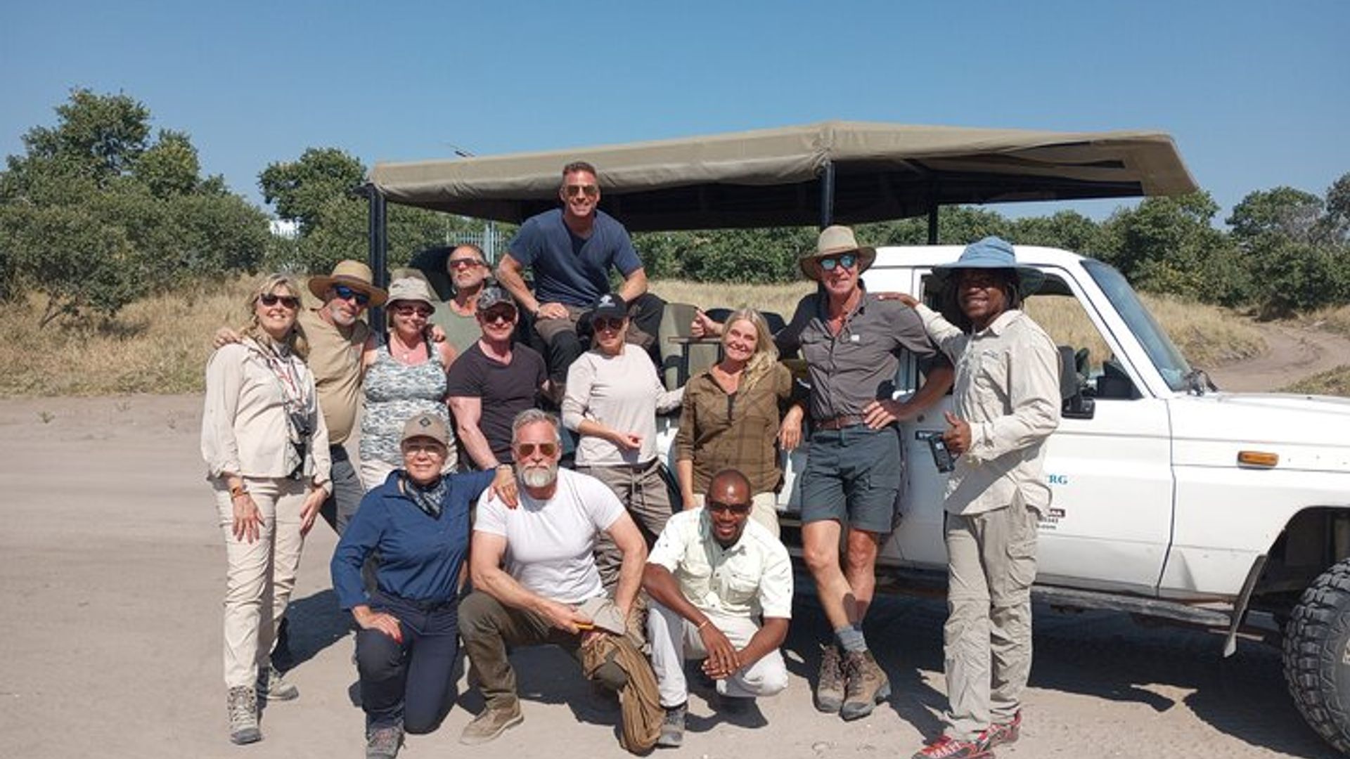 Isumo rya Victoria Ijoro ryose Rafting, Camping, Kuroba kuri Zambezi