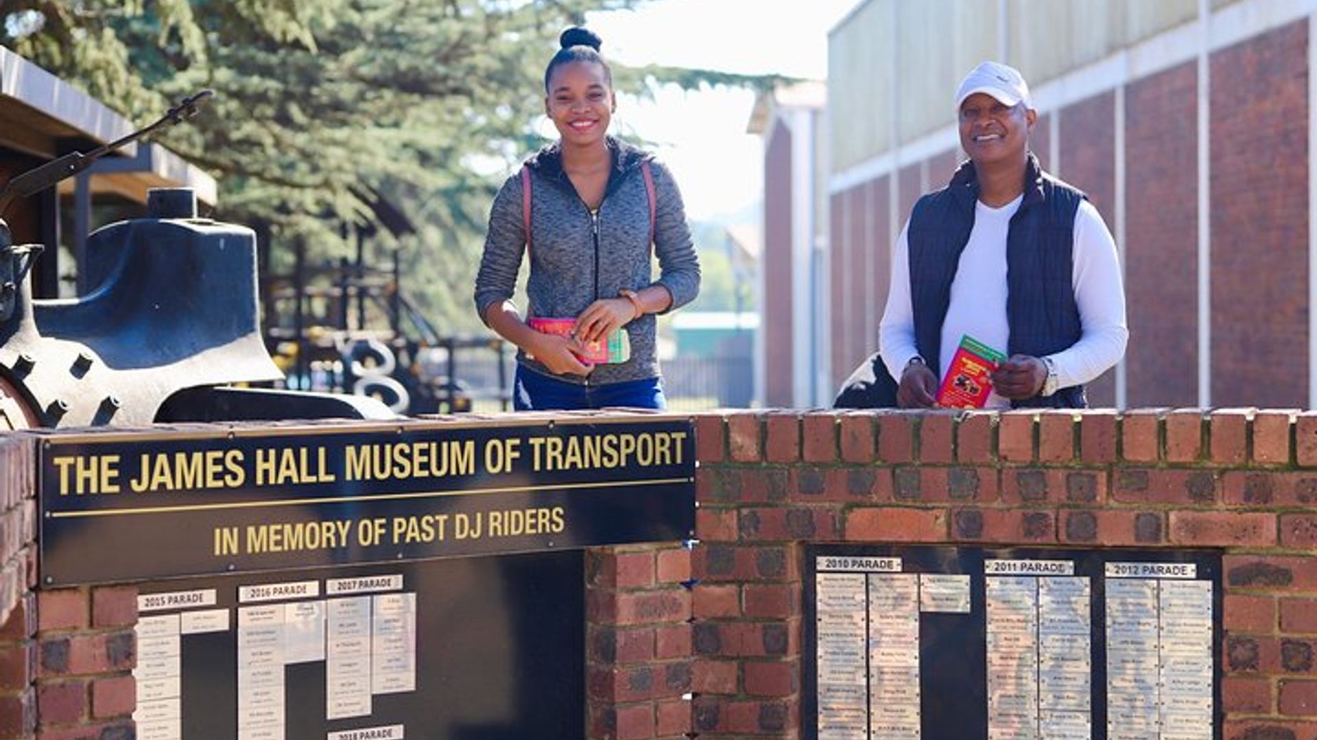 Johannesburg Hop-On Hop-Off Bus Tour With Soweto Option