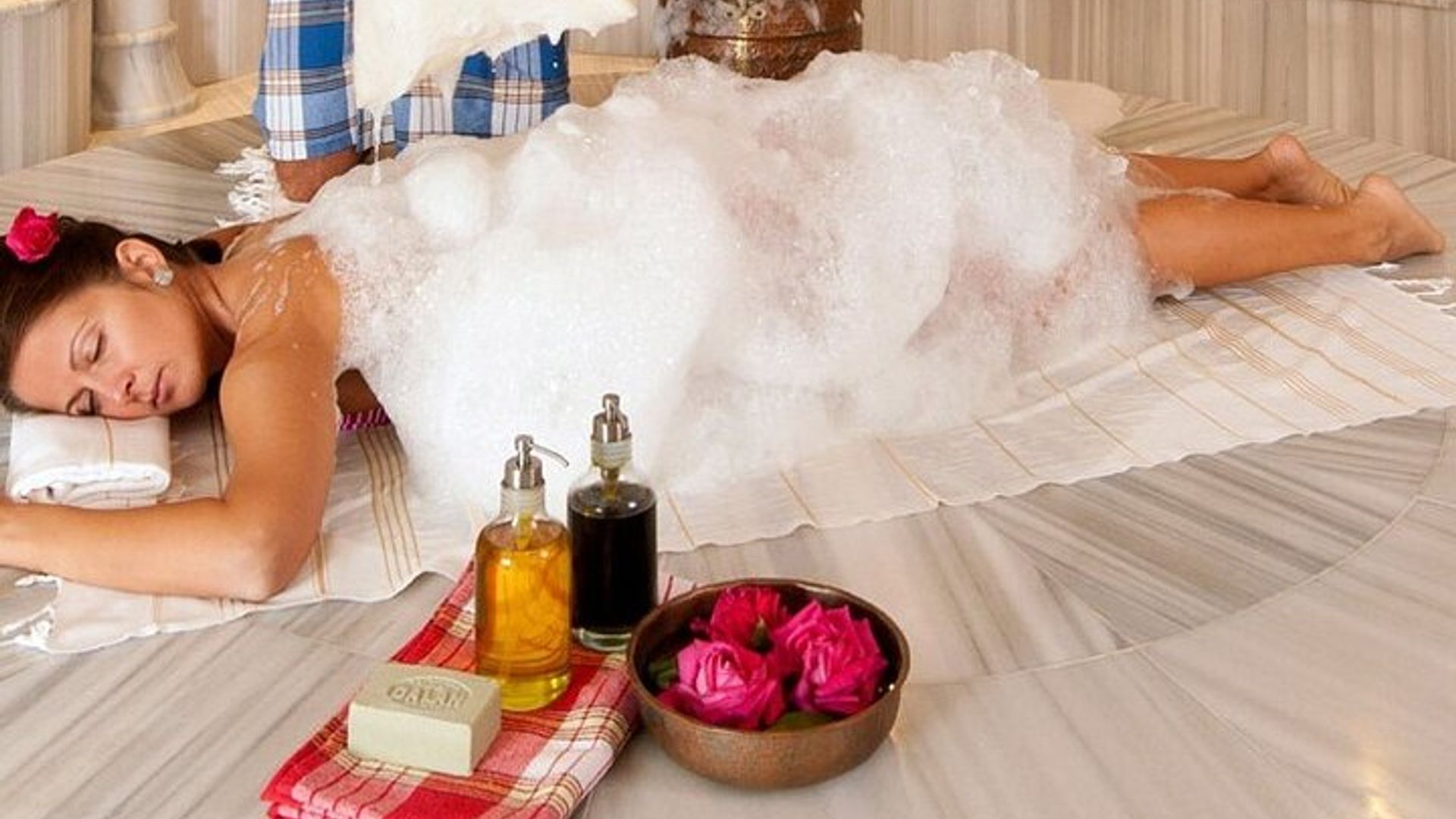 Side Turkish Bath with Full Body Aloe Vera Massage & Transfer