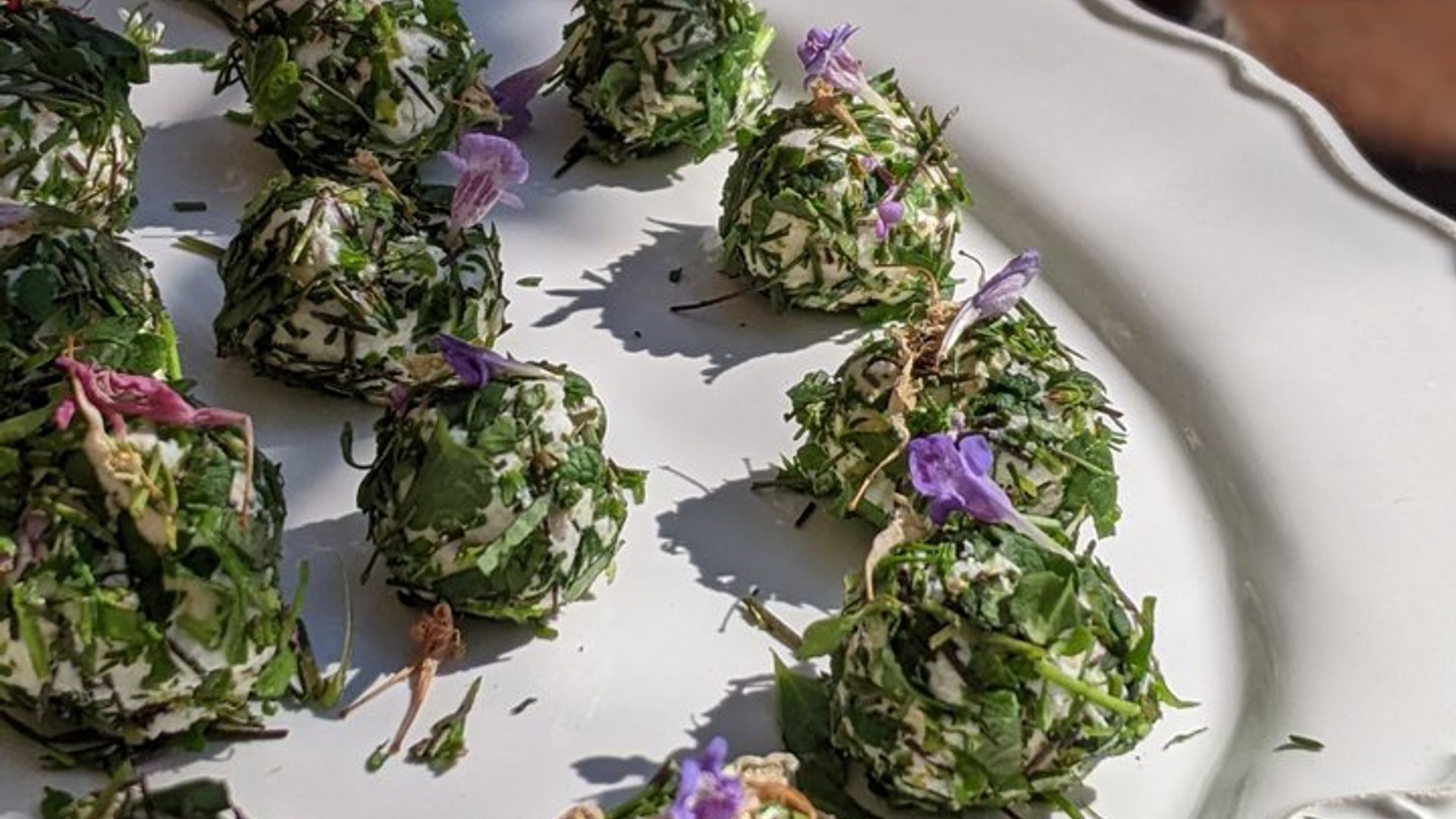 Côtes du Rhone Private Weintagestour mit Vintage Range Rover