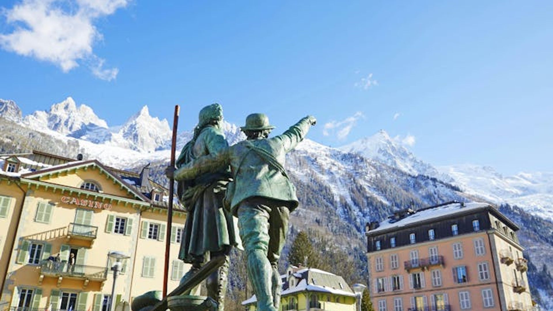 Chamonix guided day-trip with cable car and mountain train from Geneva