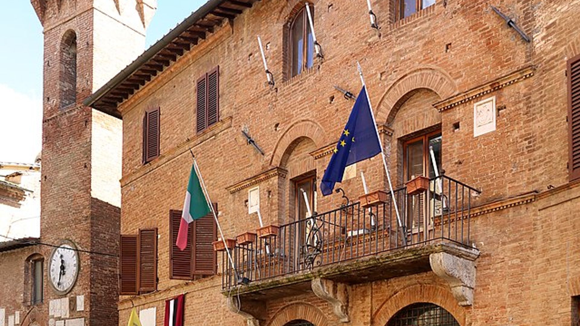 Val d'Orcia Masterpiece: E-Bike, Brunello & UNESCO Views