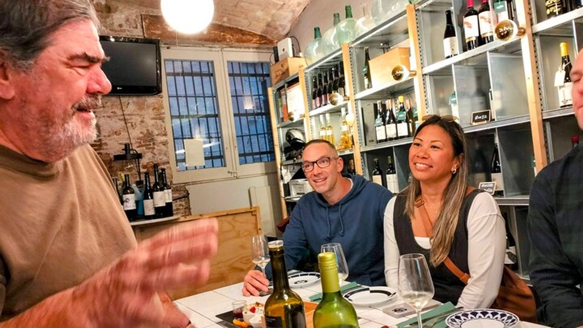 Barcelona Private Wine and Cava Tasting With Snacks