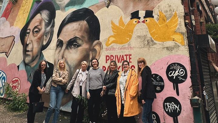 A Taste of Manchester History with Meals Drinks and Guide