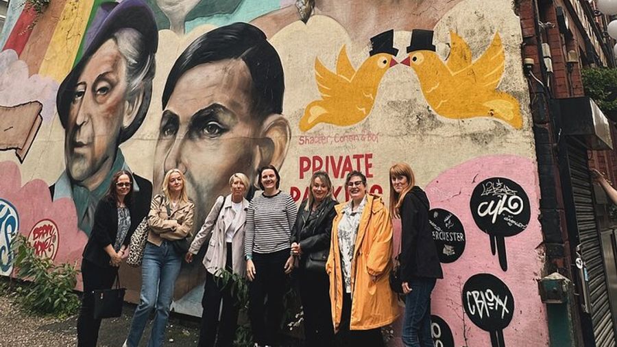A Taste of Manchester History with Meals Drinks and Guide