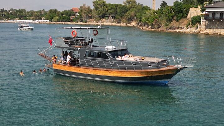 Side: Private Boat Tour With Hotel Pickup