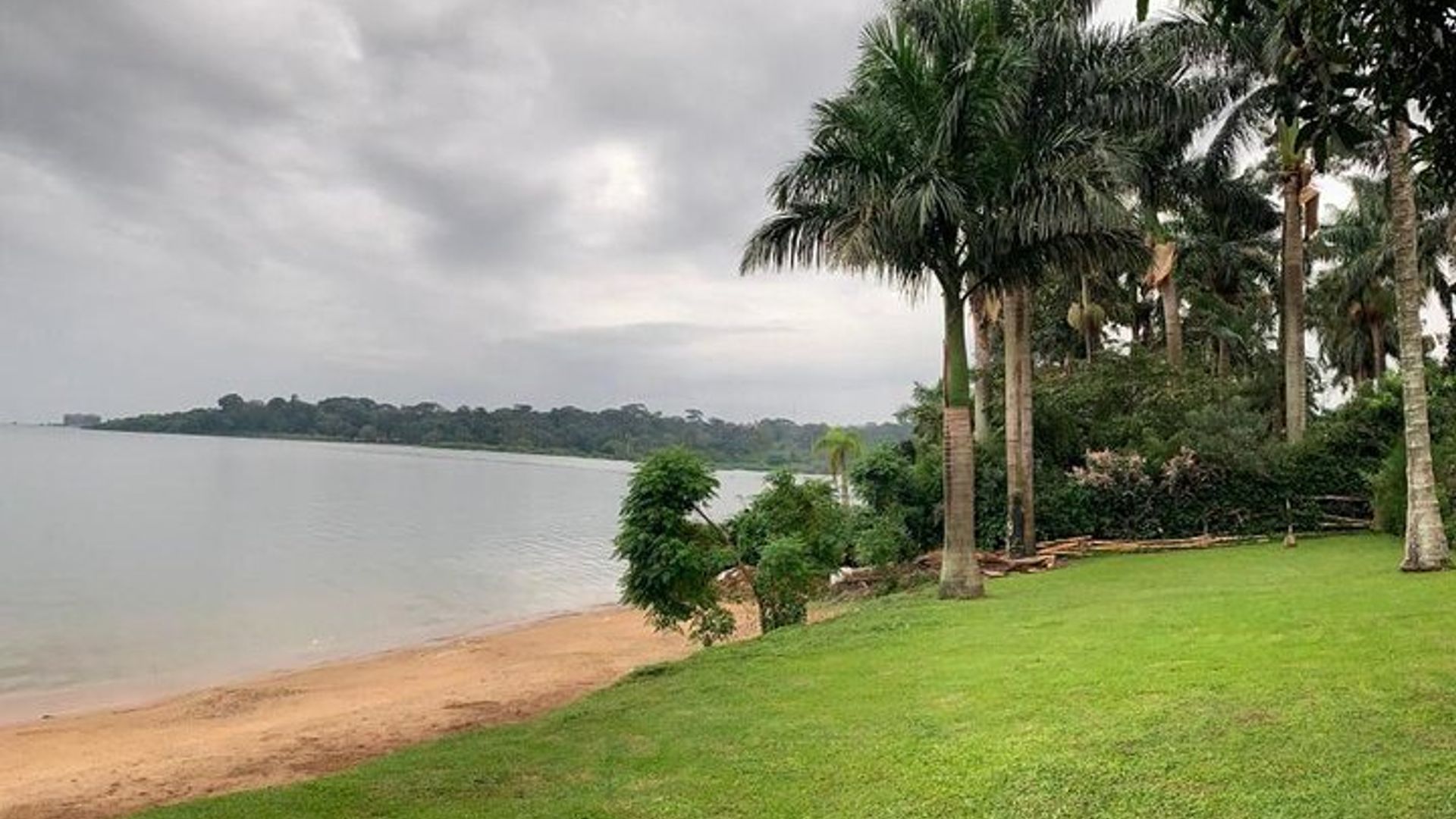 Urugendo rwa Entebbe (Amasaha 3) hamwe na Zoo na Botanical Gardens Amahitamo