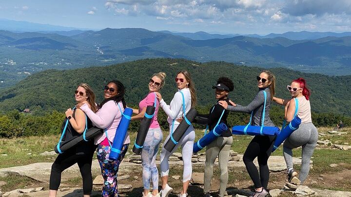 Asheville: Guided Hike and Mountaintop Yoga