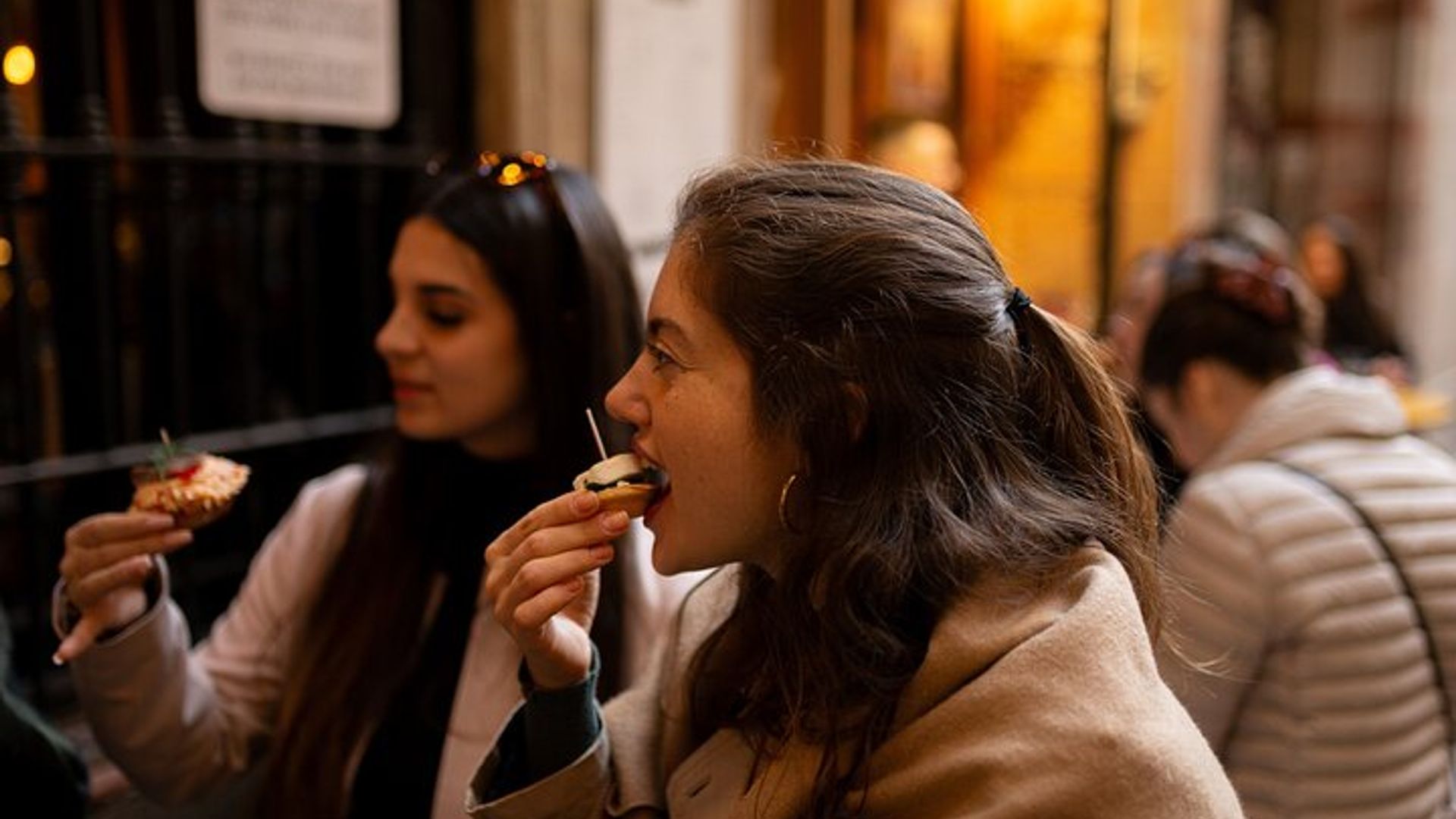 Barcelona Small-Group Food Tour With Tapas, Paella, and Drinks