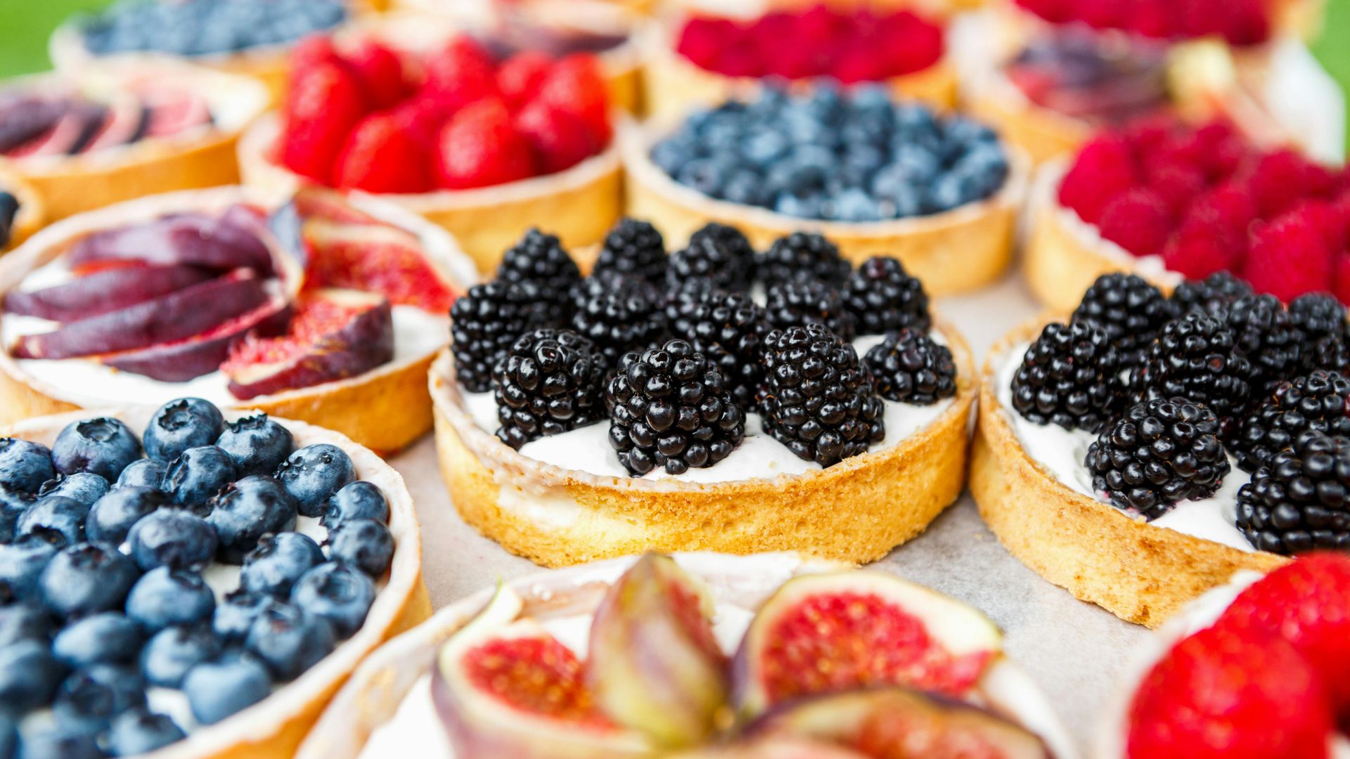 Paris: Pastry and chocolate tour in Saint-Germain-des-Prés neighborhood