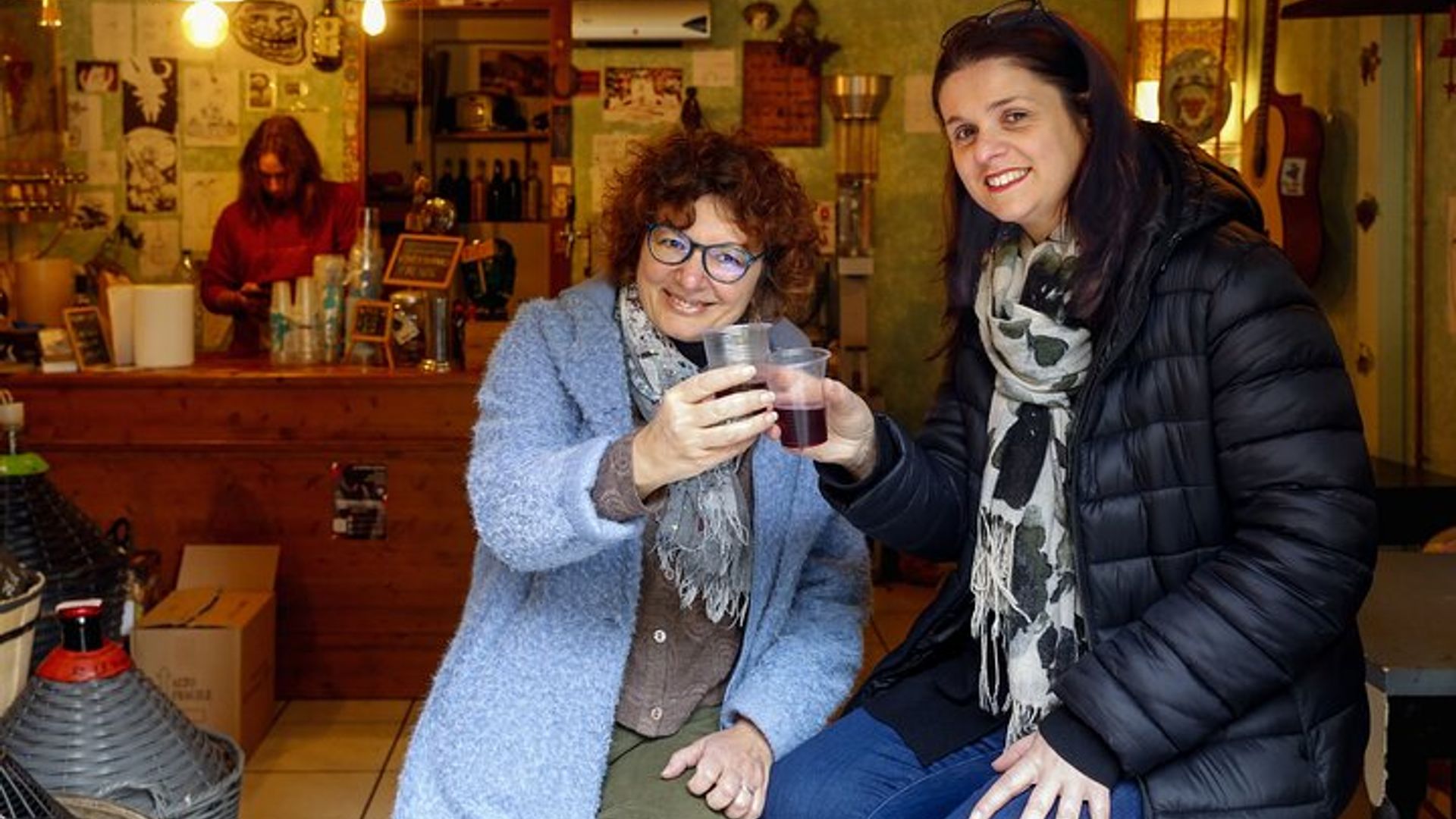 Florence: Wine Window Private Walking Tour With Snacks