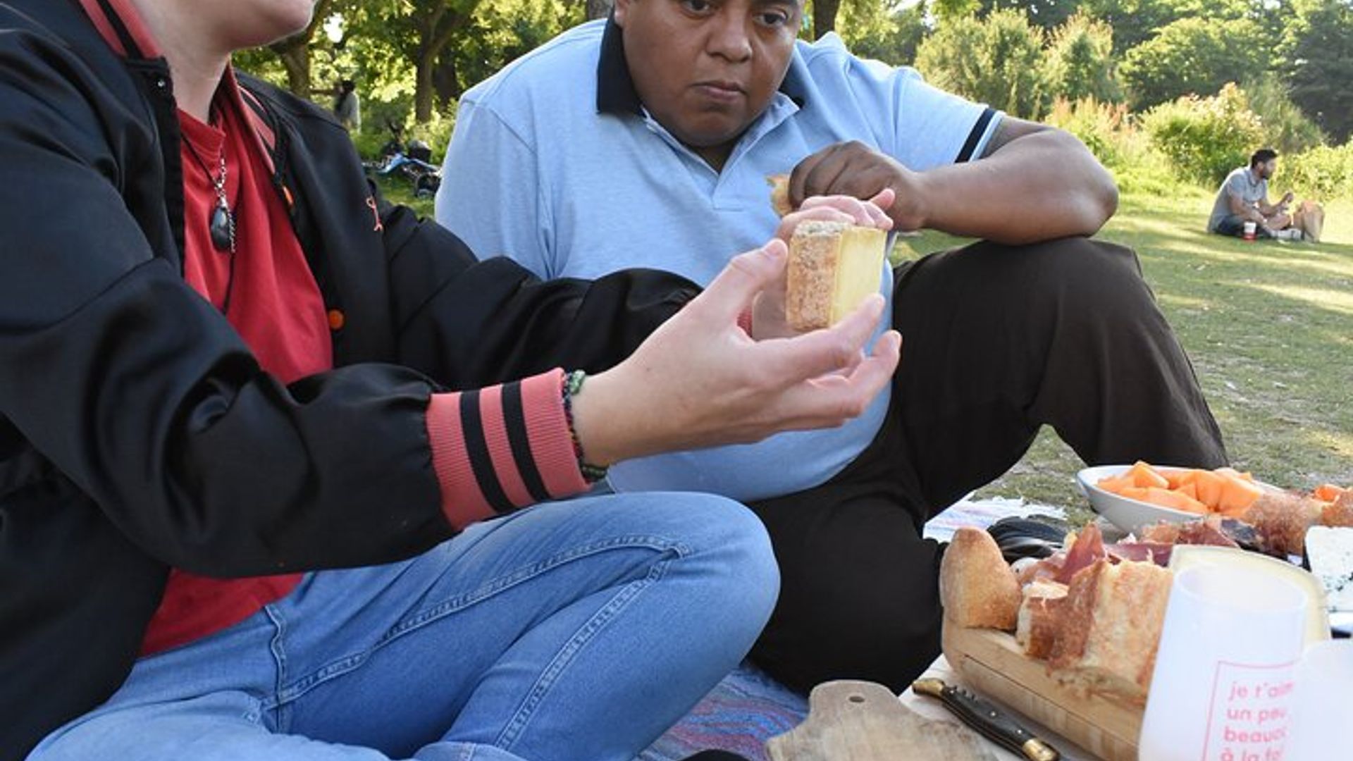 Picnic Privé autour d'un lac à Paris par une cheffe française
