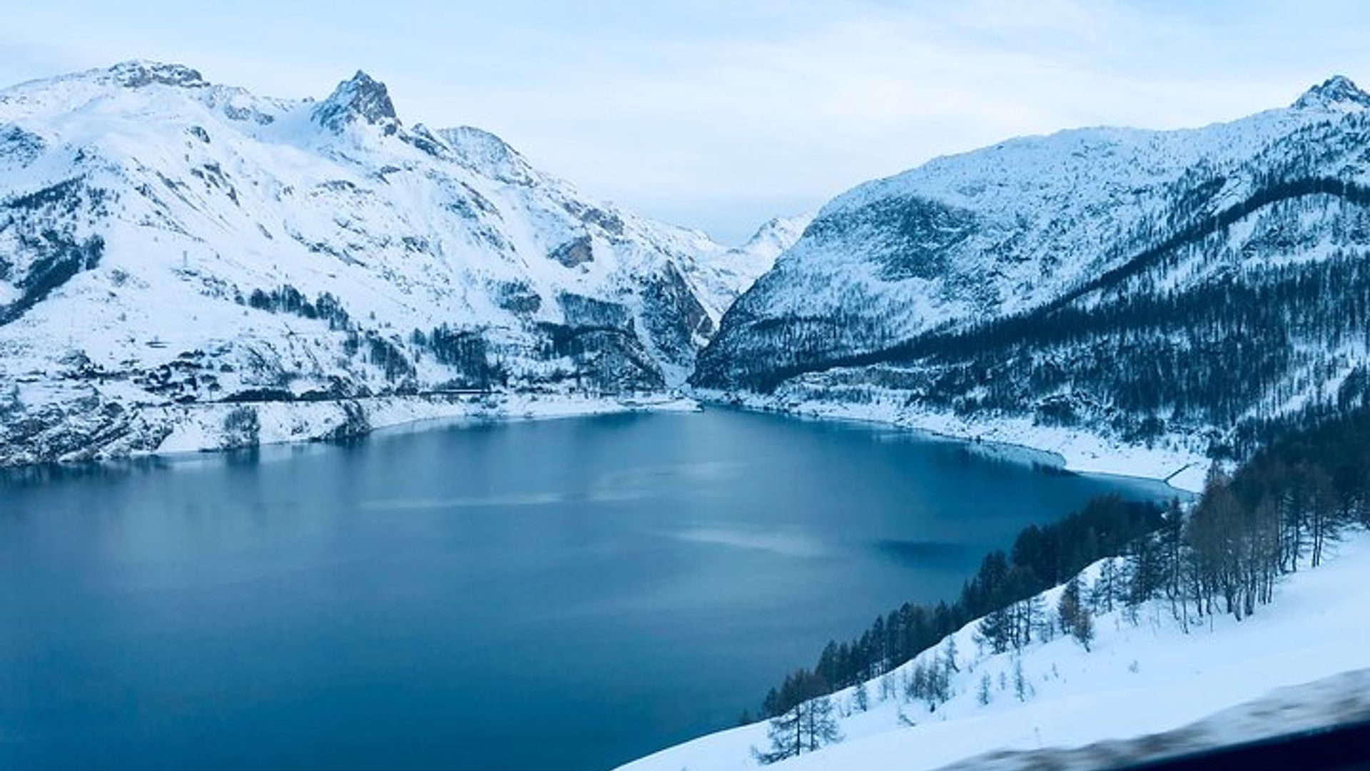 Val D' Isére or Tignes Airport Transfer to Geneva