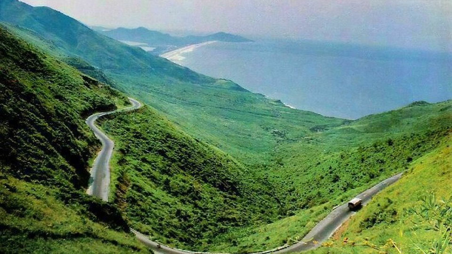 Chan May to Golden Bridge via Hai Van – English-Speaking Driver