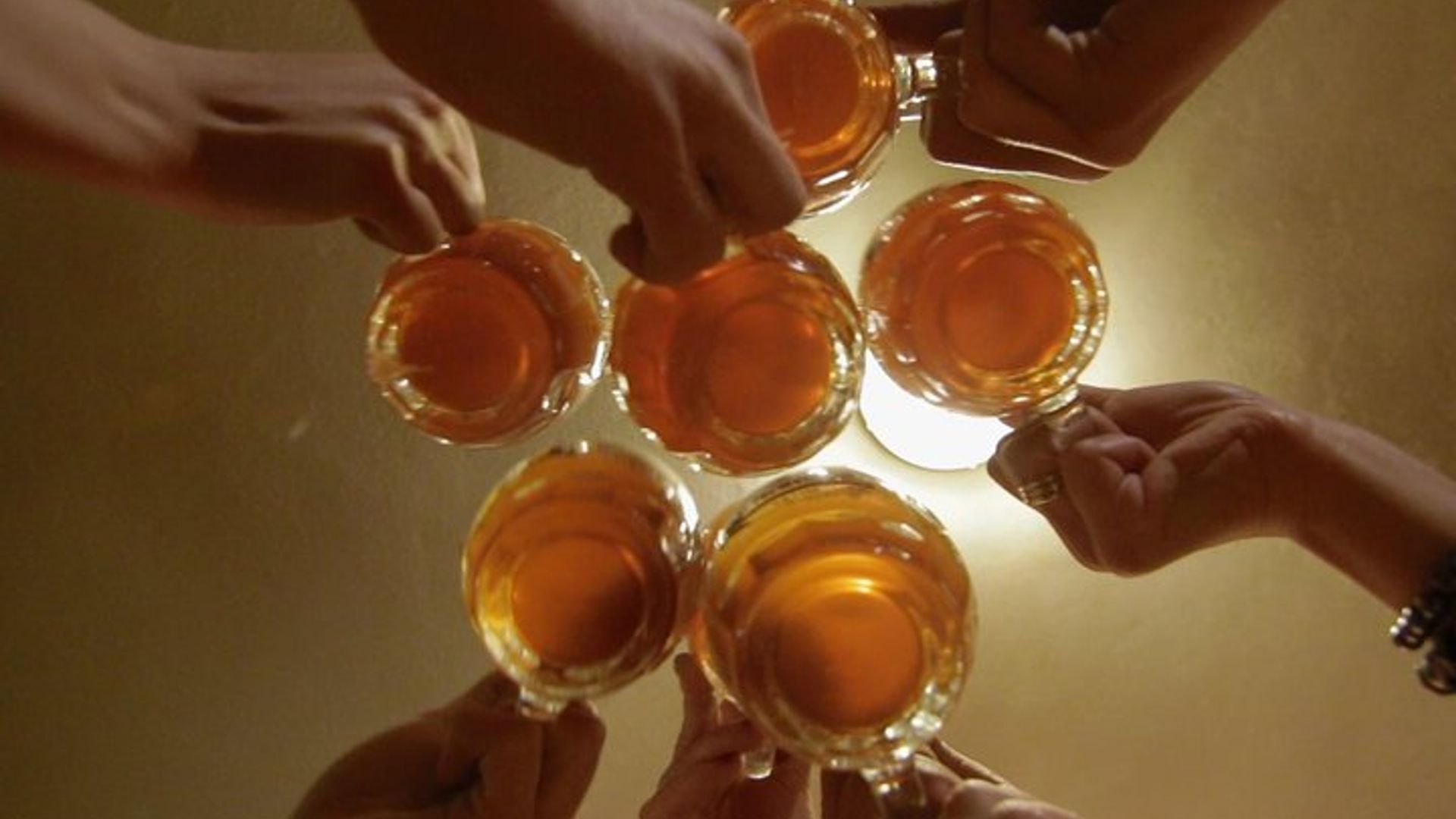Prague: Traditional Pubs and Beer-Tasting Walking Tour