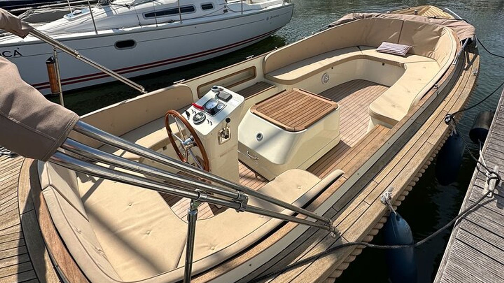 Croisière en bateau du Tage en petit groupe à Lisbonne avec pizza et bar ouvert