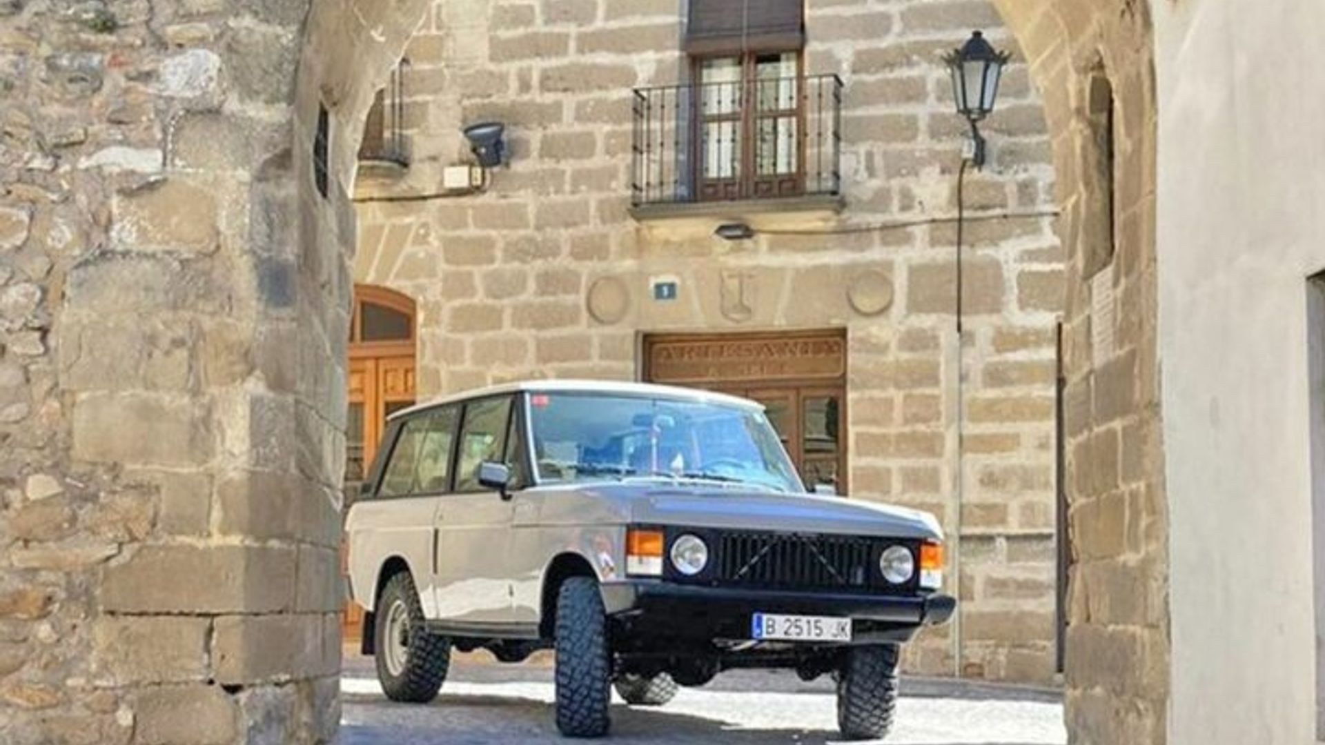 Half Day Wine Tour by Vintage Range Rover