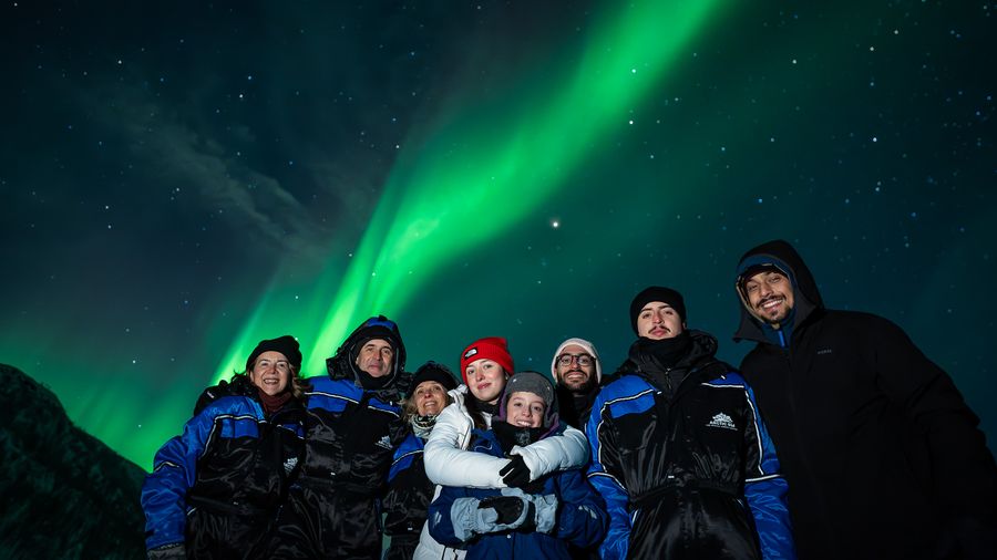 Tromsø: Guaranteed Northern Lights Expedition with Photographer & Unlimited Mileage/Time - Small Group