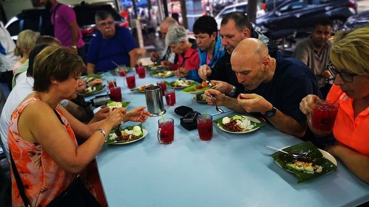 Penang Street Food Private Tour with Tastings and Local Guide