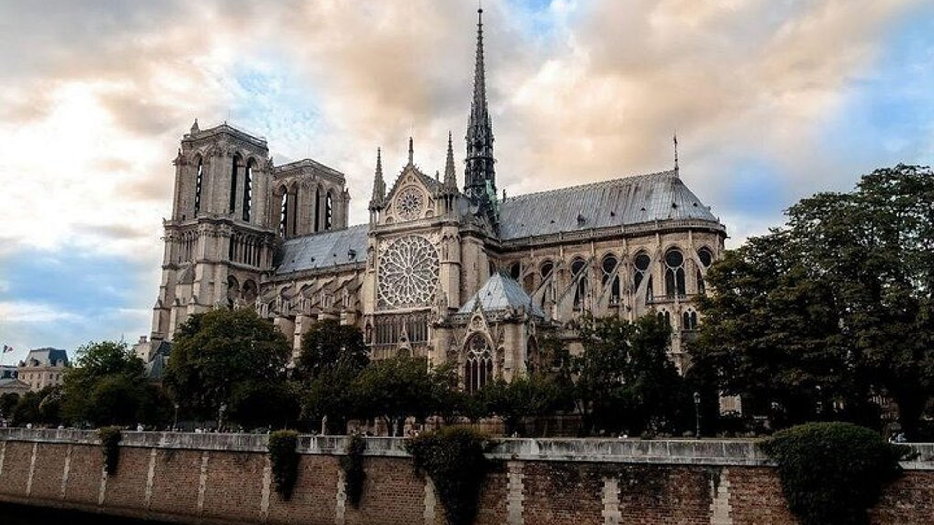 Paris Notre-Dame Tour: History and Architecture With a Guide