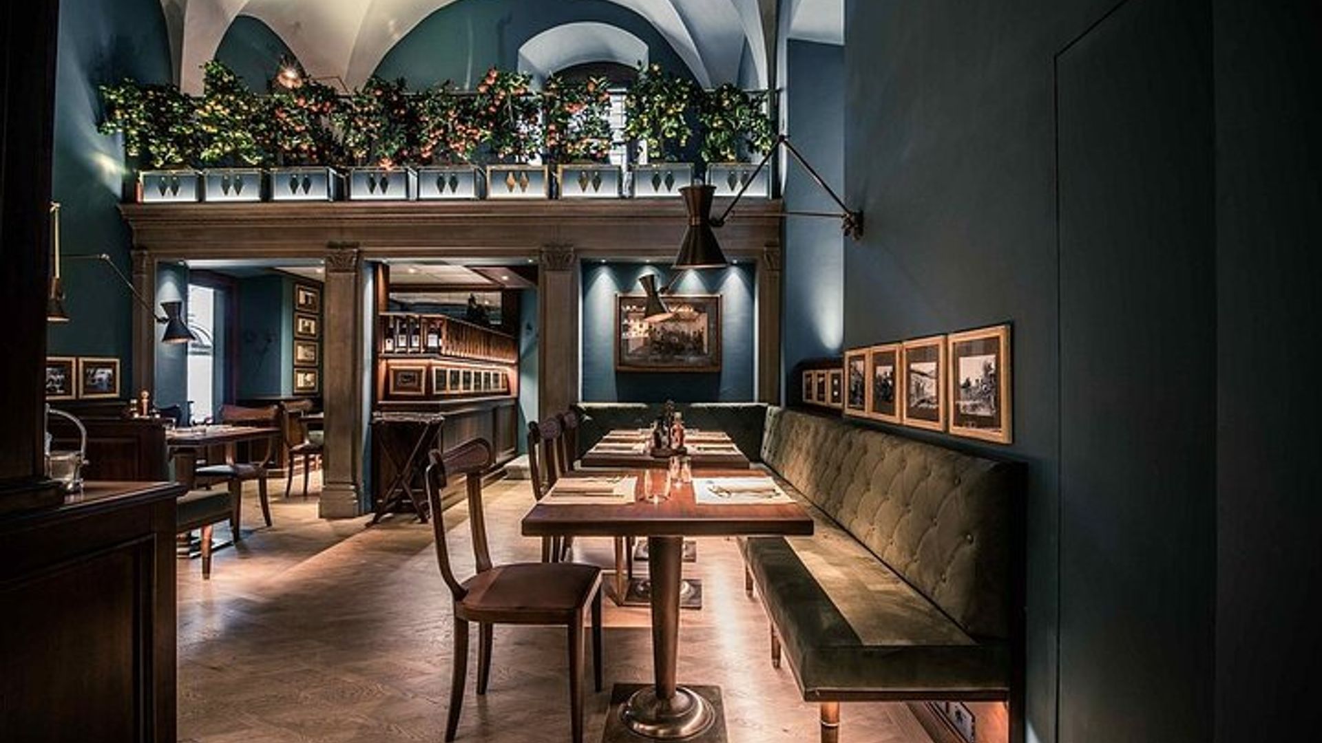 Wine tasting in a historic Florentine palace