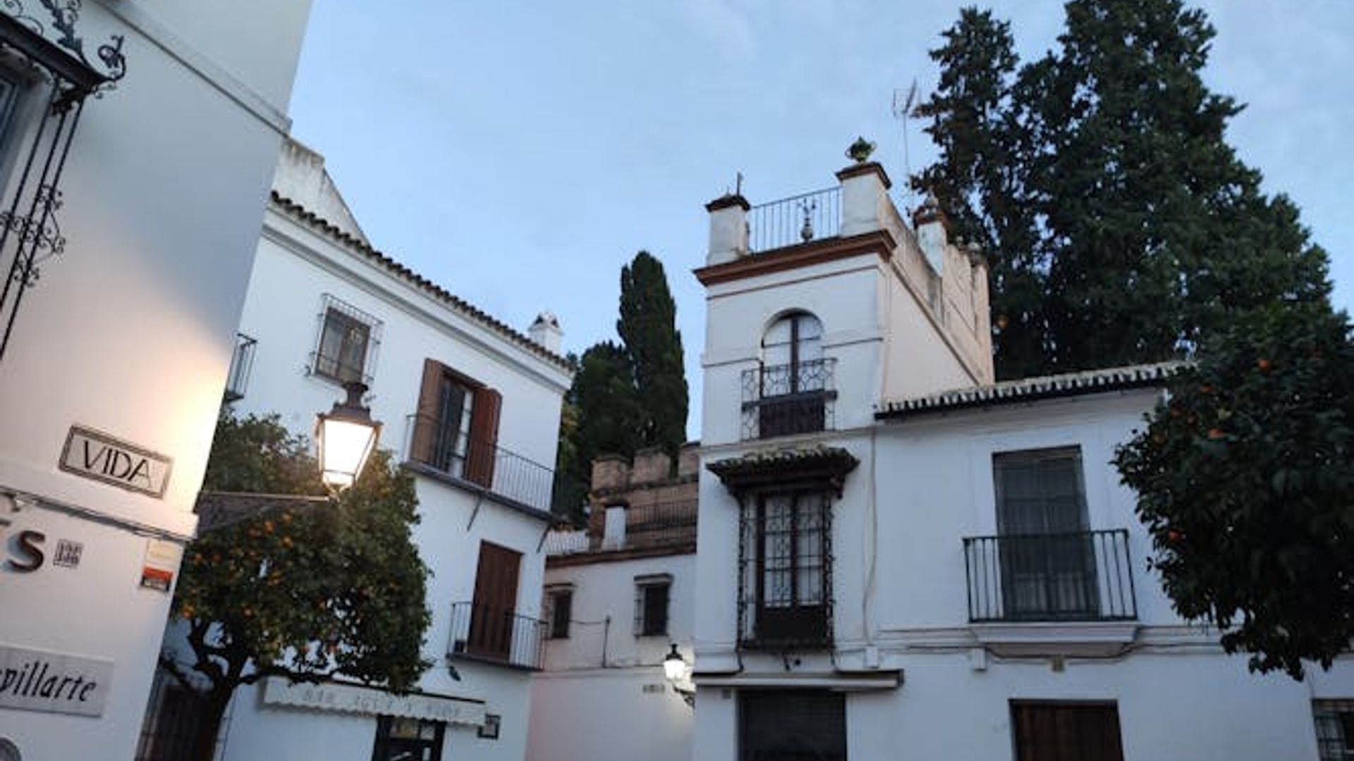 Tour a Piedi della Magica Siviglia con Storia Inquietante