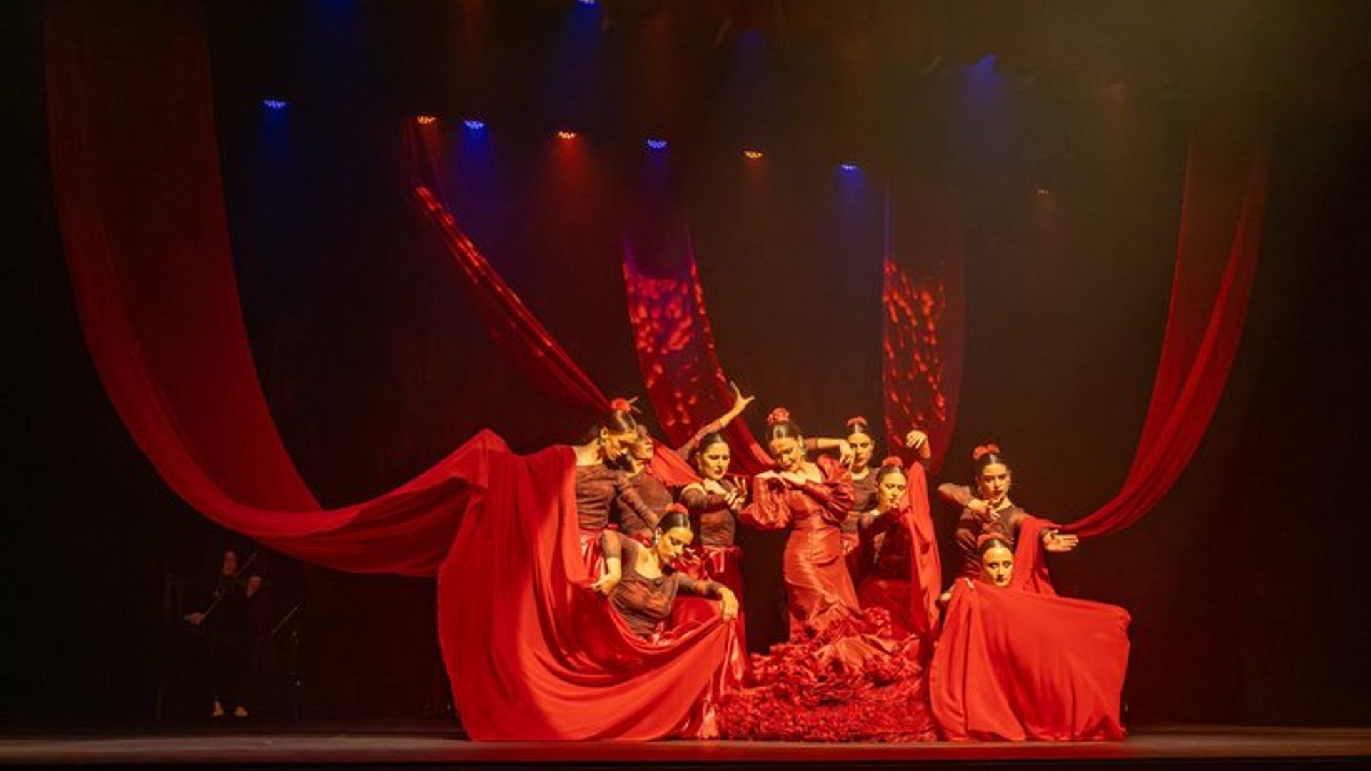 Flamenco Fusion Show with Tapas and Drinks in Salou