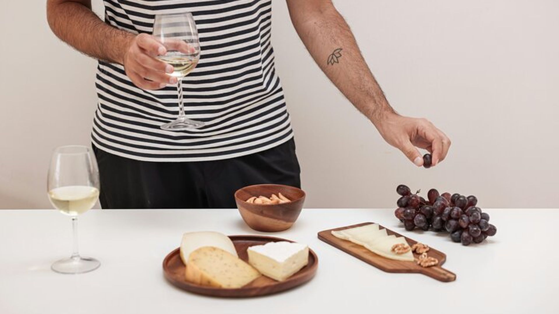 Paris: Small-Group Food Tour in Montmartre With Wine Tasting