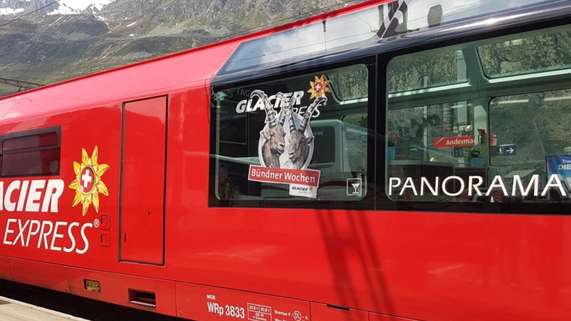 Train panoramique Glacier Express au départ de Berne