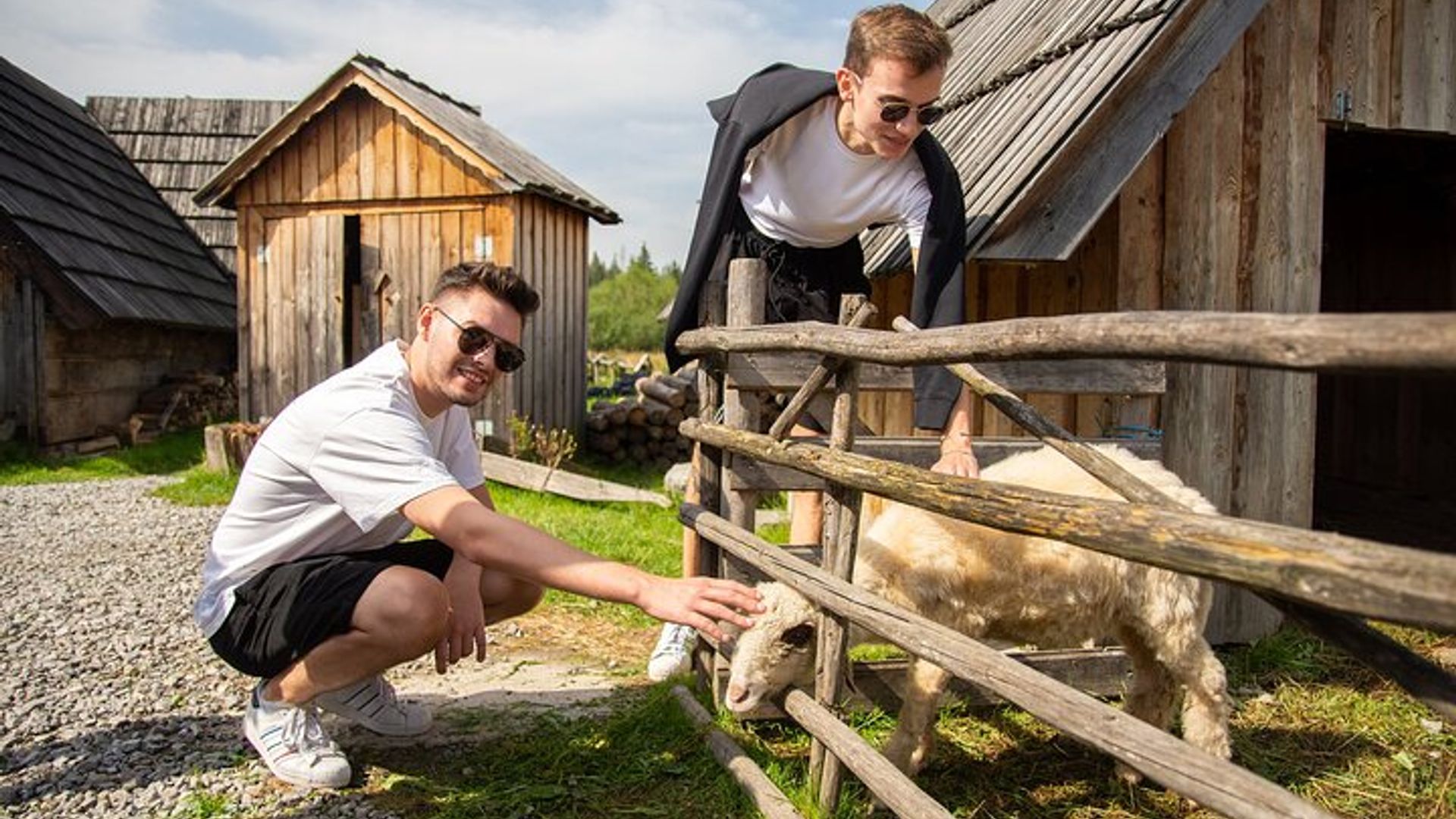 From Zakopane: Tatra mountains, Sky Walk and Hot Springs Tour