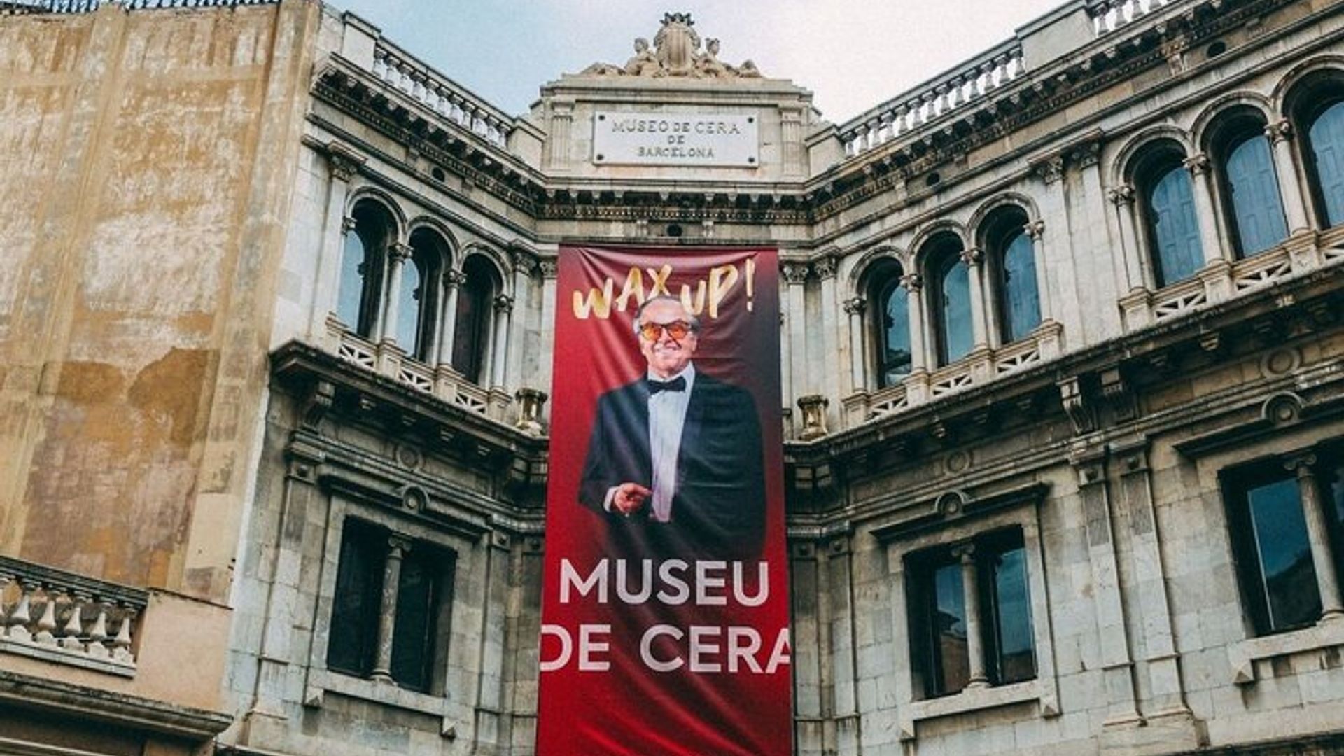 Museo de Cera Ticket and City Audio Tour in Barcelona