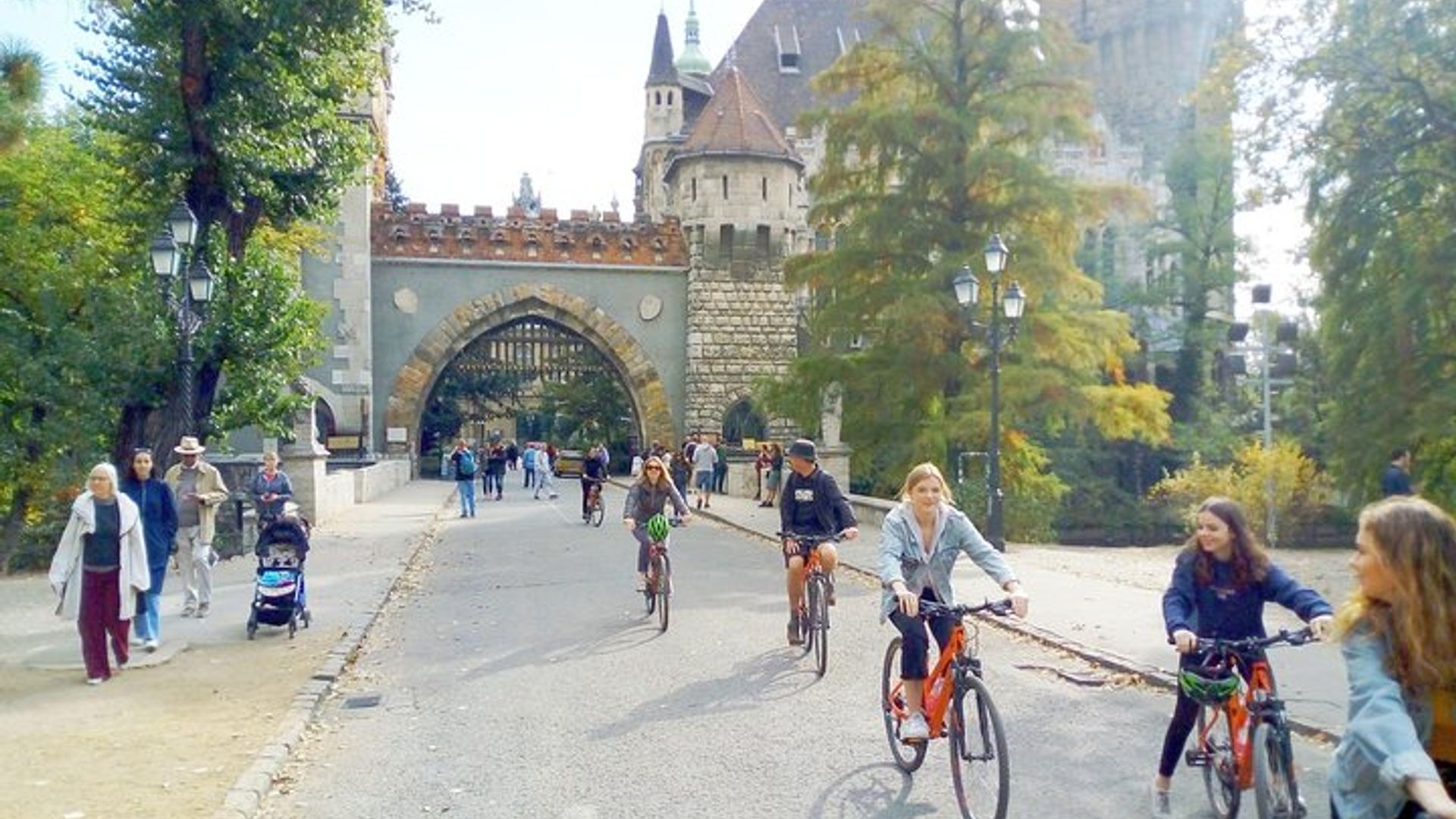 Fahrradtour durch die historische Innenstadt von Budapest in kleiner Gruppe