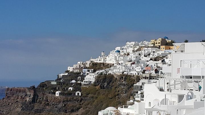 Santorini Caldera Small-Group Guided Hiking Tour with Snacks