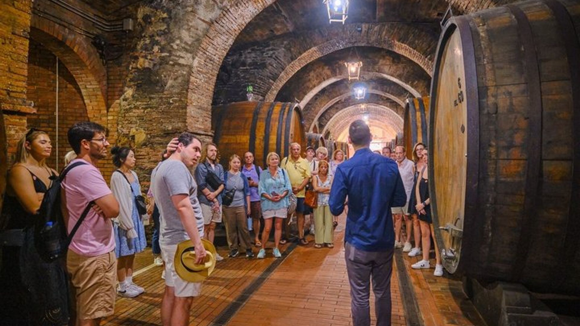 Tuscan Hills Tour: Val d’Orcia with 2 Wine and Cheese Tastings