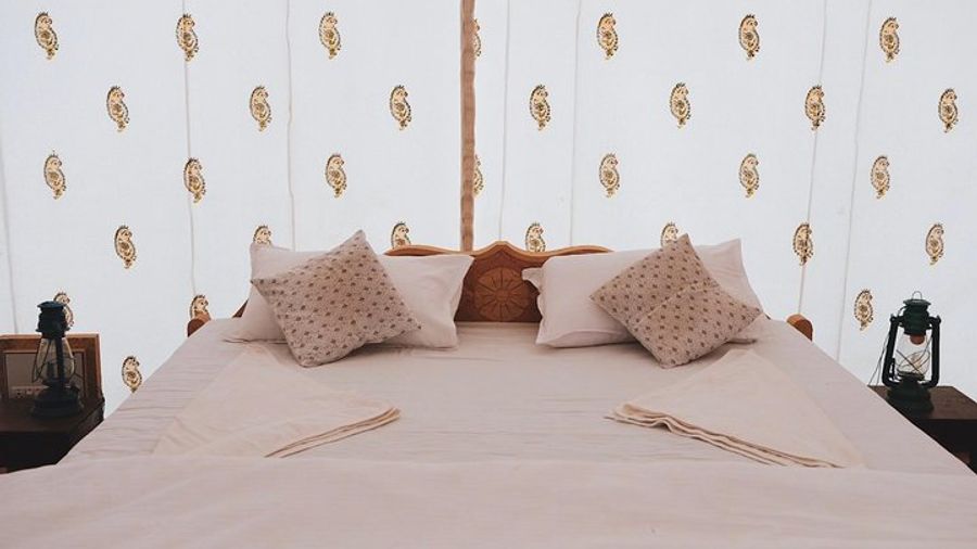 Jaisalmer Thar Desert 2-Day Camel Safari With Glamping