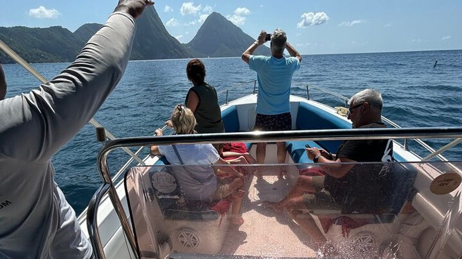 St. Lucia: West Coast Private Boat Tour With Drinks
