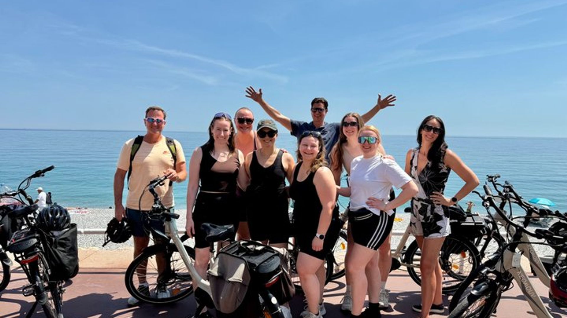 Nice 4 - à 5 - Visite en vélo électrique en petit groupe de vignoble de dégustation de vin