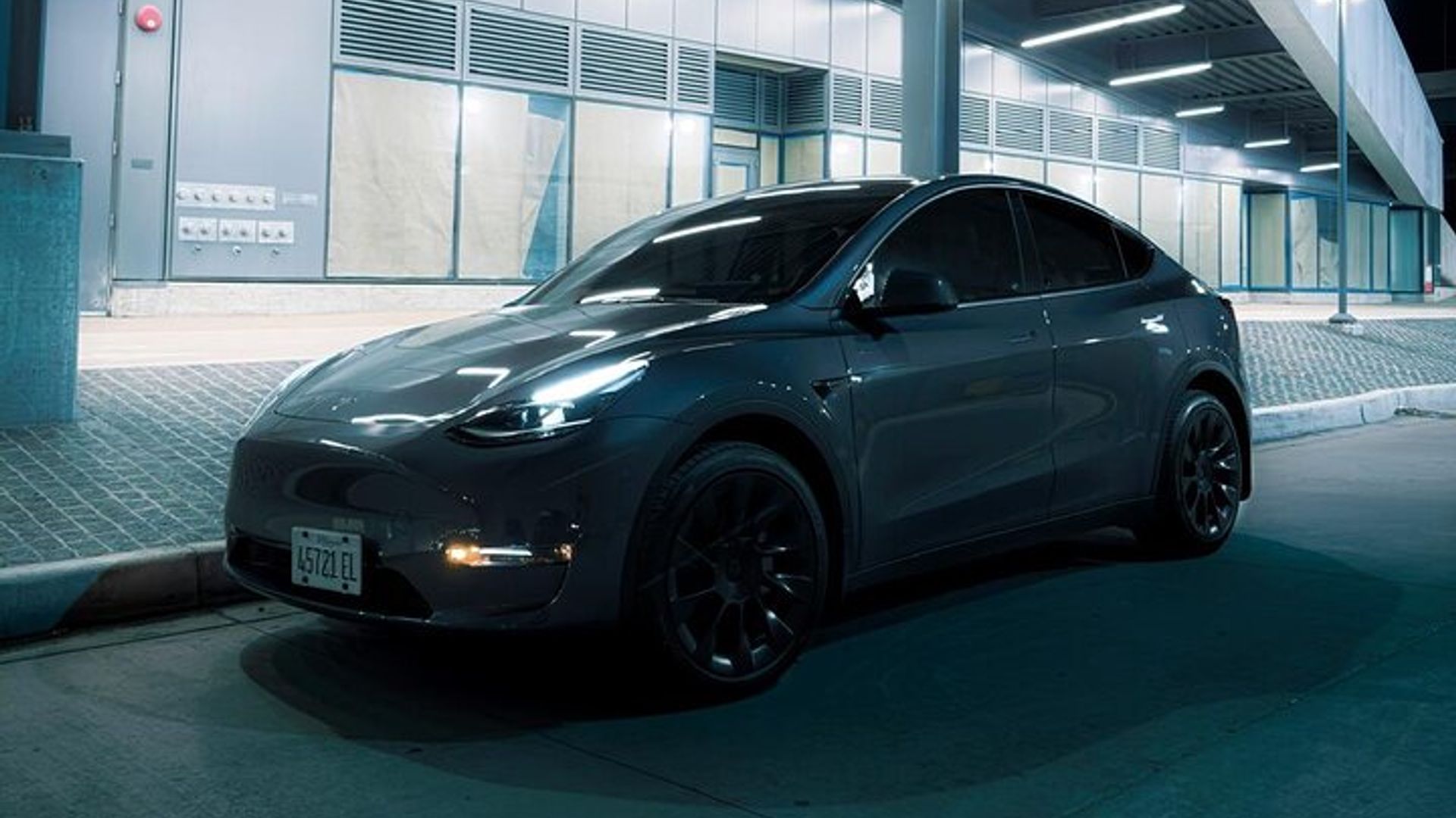 Paris Private Transfer to CDG or Orly with Luxury Upgrade