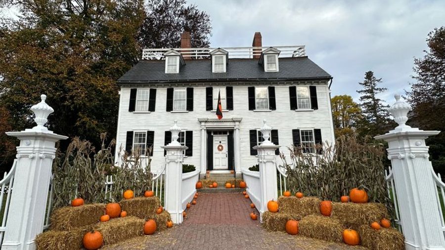 Salem Hocus Pocus Movie Filming Locations Tour