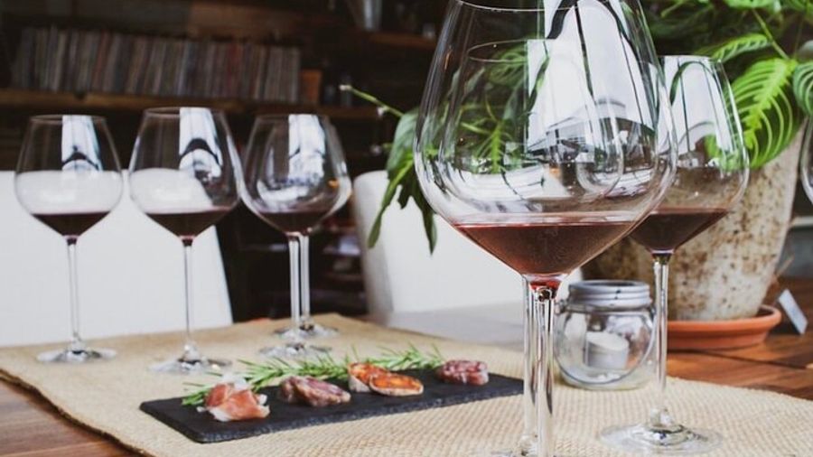 Napa: Sommelier Guided Wine Tasting with Appetizers