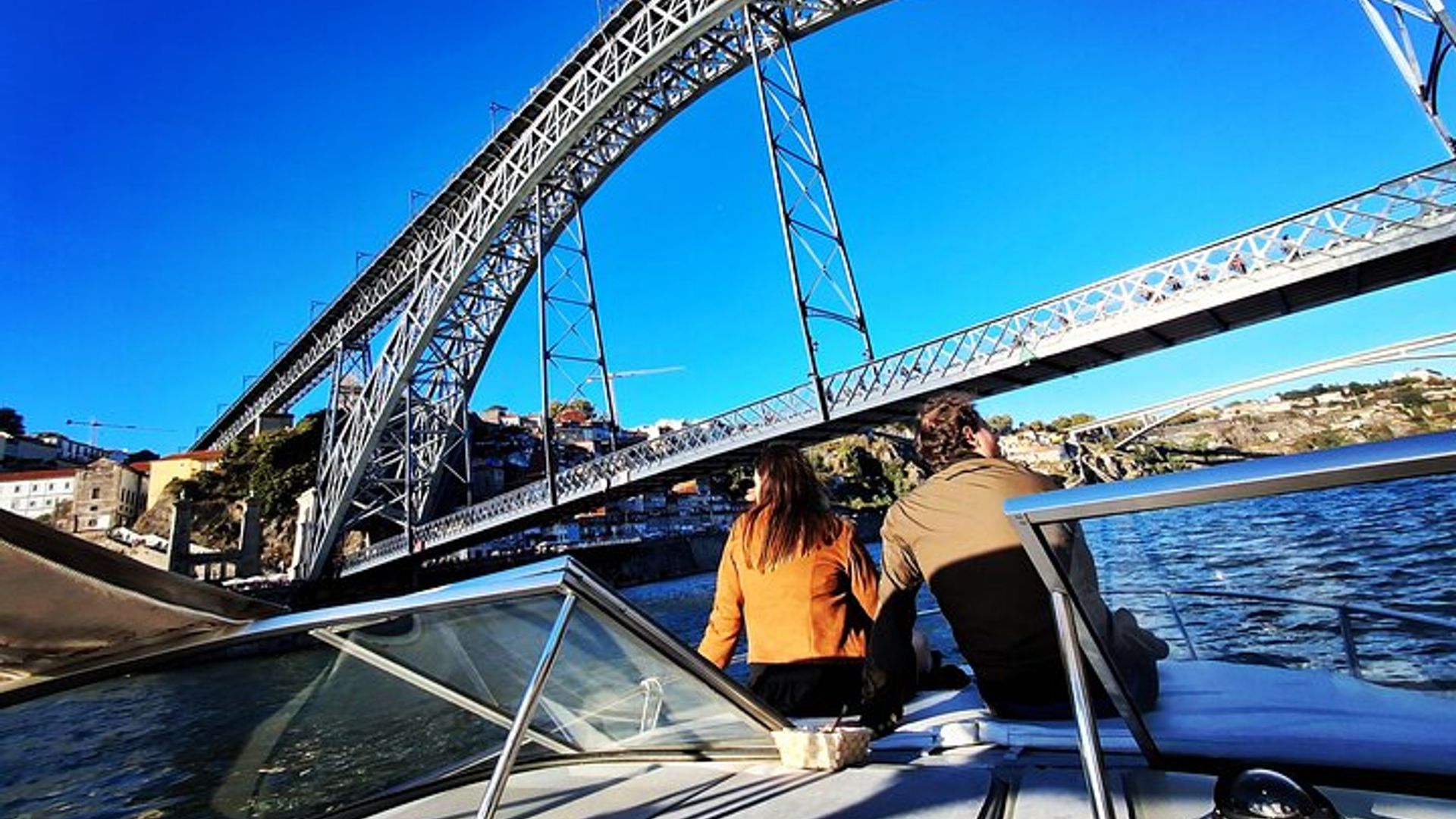 6 Pontes e Passeio de Barco pela Ribeira (1h30m) com Opção de Pôr do Sol