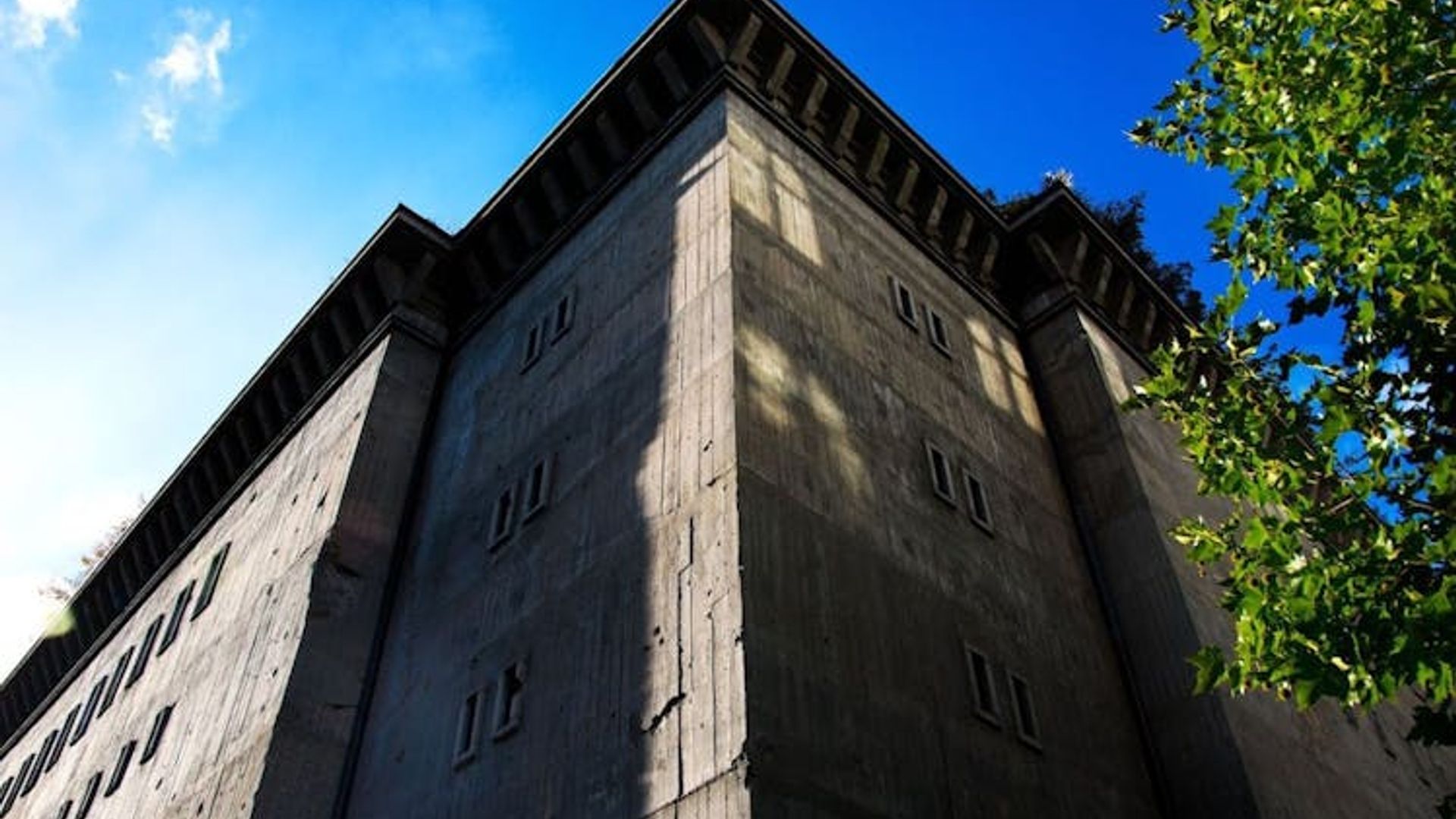 Third Reich and Berlin Wall guided bike tour