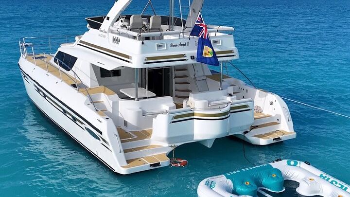Turks and Caicos Half-Day Luxury Private Yacht Charter