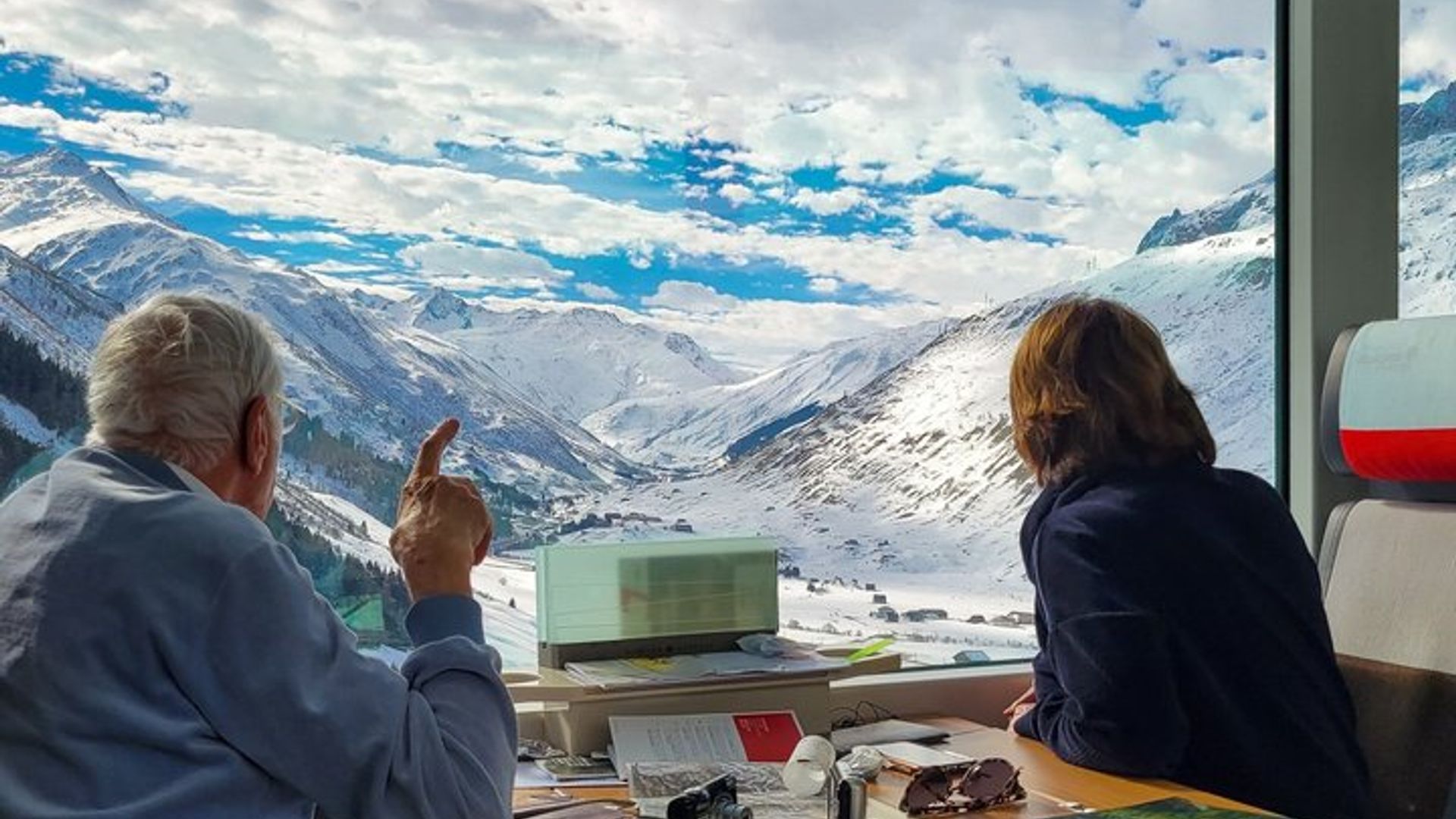 Ida y vuelta en tren panorámico Glacier Express desde Berna