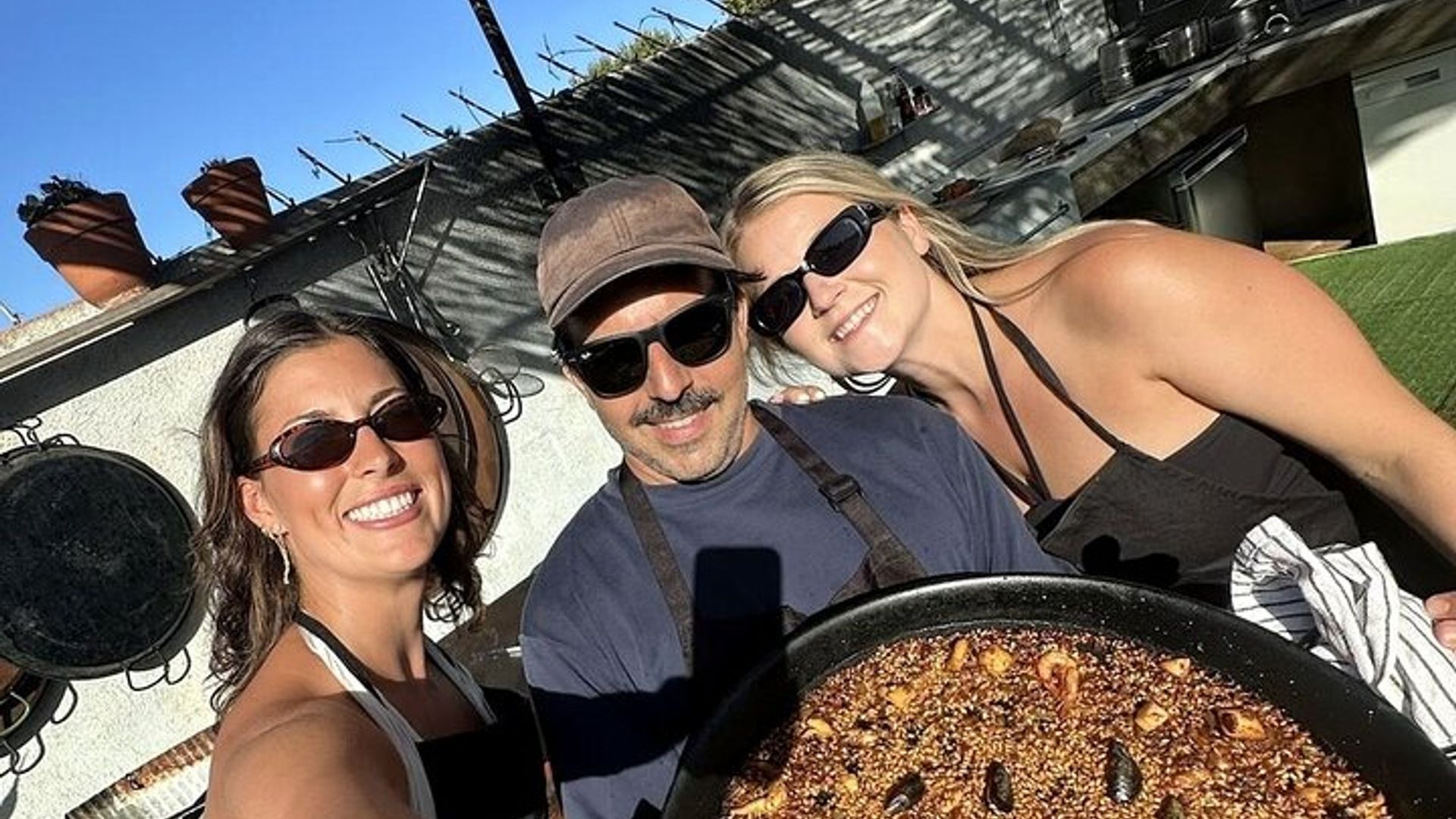 Barcelona : Clase privada de cocina de paella en la azotea con bebidas